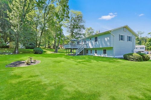 10 Amory Dr, Valley Cottage, NY, 10989-2302 | Card Image
