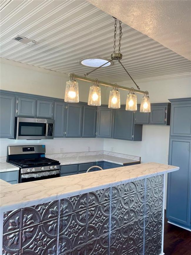717 W Brazos St, House other with 3 bedrooms, 2 bathrooms and null parking in Freeport TX | Image 6