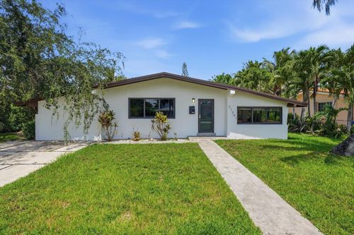 21341 Ne 25th Court, Miami, FL, 33180 | Card Image