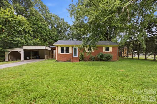 325 Grover Moore Pl, Indian Trail, NC, 28079-5131 | Card Image