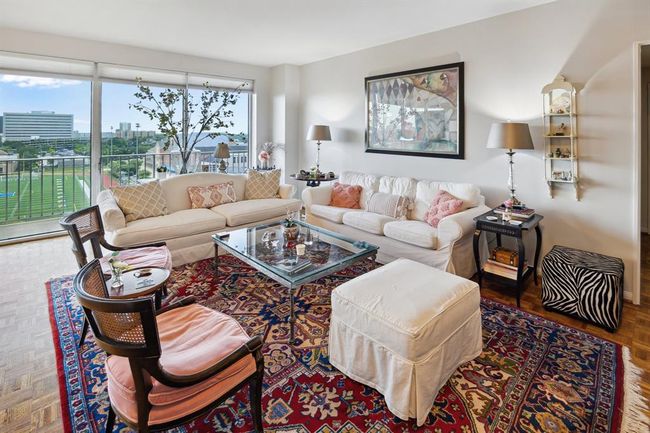UNIT-7B - 2200 Willowick Rd, Condo with 2 bedrooms, 2 bathrooms and 2 parking in Houston TX | Image 4