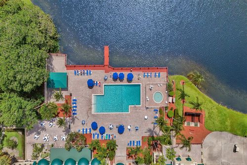 apt-207-9480 Poinciana Pl, Davie, FL, 33324-4809 | Card Image