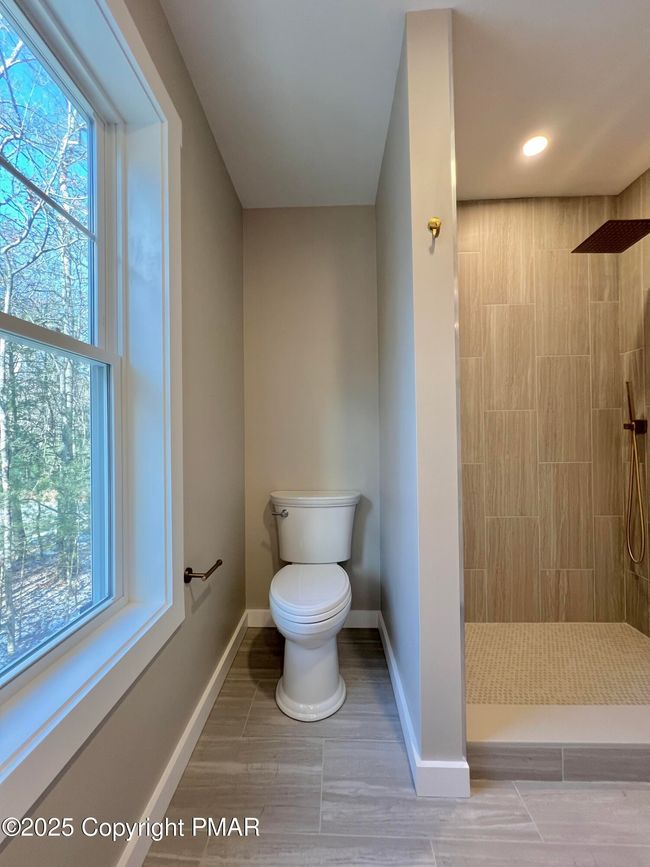 Master Bathroom | Image 27