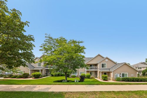 1038 River Place Blvd, Waukesha, WI, 53189-7888 | Card Image