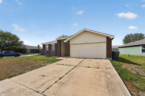 152 Eagle Dr, Luling, TX, 78648-2531 | Card Image
