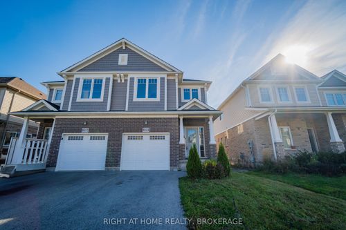 9513 Tallgrass Ave, Niagara Falls, ON, L2G0Y2 | Card Image