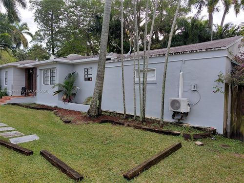 2-1050 Ne 82nd St, Miami, FL, 33138-4132 | Card Image