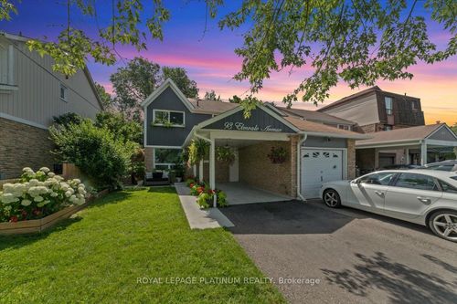 93 Elmvale Ave, Brampton, ON, L6Z1A6 | Card Image