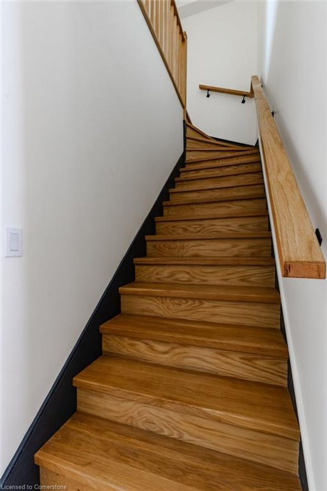 45 Park St W, House other with 6 bedrooms, 4 bathrooms and 4 parking in Dundas ON | Image 26