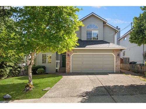 2130 Long St, West Linn, OR, 97068-3403 | Card Image