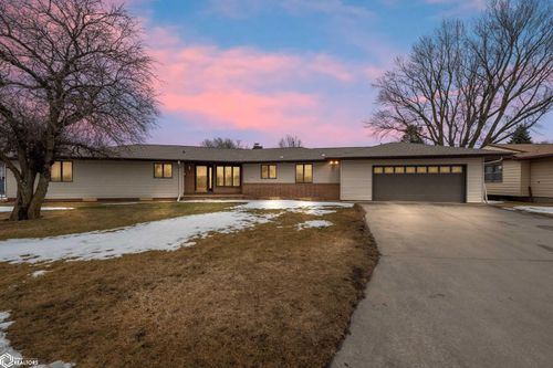 1426 H Ave, Nevada, IA, 50201-2139 | Card Image