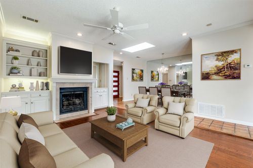 12525 Montego Plz, Dallas, TX, 75230-1725 | Card Image