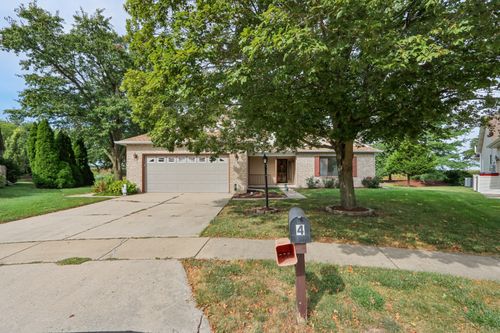 4 Redwing Ct, Savoy, IL, 61874-9402 | Card Image