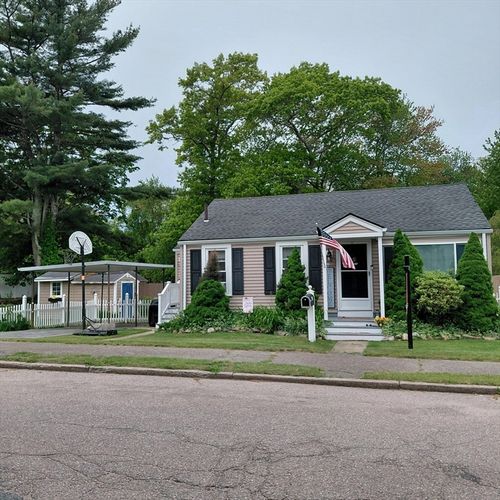 125 Stackhouse St, Dartmouth, MA, 02748-1905 | Card Image