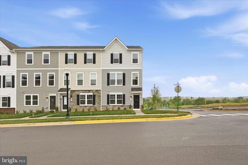 300 Presidents Pointe Ave, RANSON, WV, 25438 | Card Image