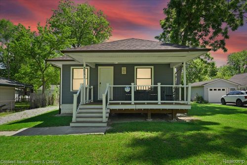 3251 Springbrook Ave, Ann Arbor, MI, 48108-1868 | Card Image