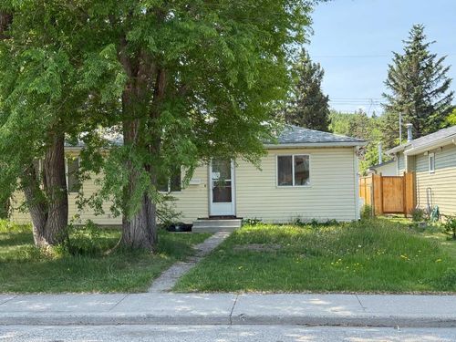 8823 36 Ave Nw, Calgary, AB, T3B1W3 | Card Image