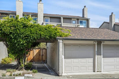 2033 Hawthorne Ter, Novato, CA, 94945-1128 | Card Image
