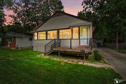 29305 Van Riper Street, Flat Rock, MI, 48134 | Card Image