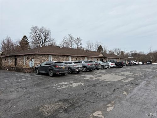 636 Old Liverpool Rd, Liverpool, NY, 13088-6033 | Card Image