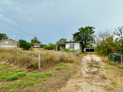 514 W Villaret Blvd, House other with 3 bedrooms, 1 bathrooms and null parking in San Antonio TX | Image 3