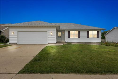 2360 Prairie Hill Dr, Marion, IA, 52302-9587 | Card Image