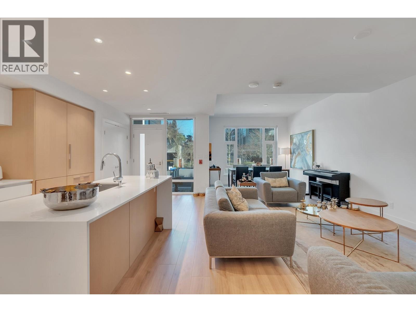 Residential in North Vancouver 3