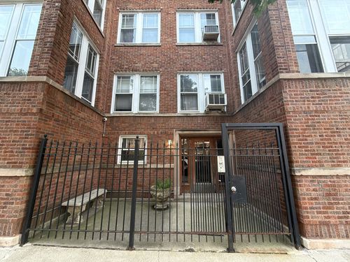 3f-7662 N Sheridan Rd, Chicago, IL, 60626-7246 | Card Image