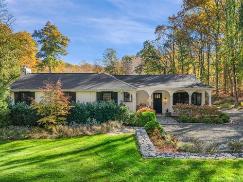 92 East St, South Salem, NY, 10590-2505 | Card Image