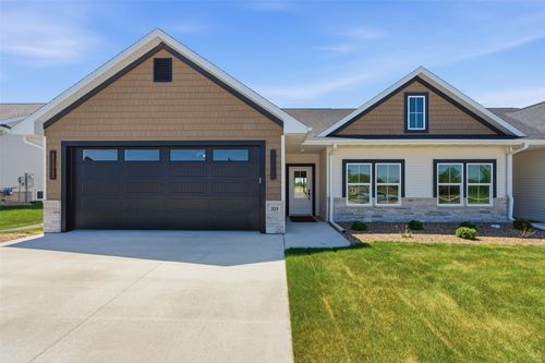 325 Dutch Drive, Robins, IA, 52328 | Card Image