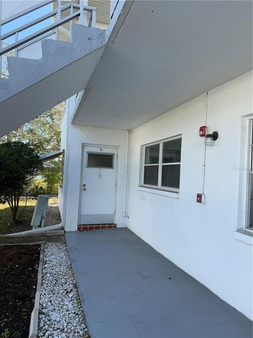 apt-9-5895 18th St N, ST PETERSBURG, FL, 33714-1542 | Card Image