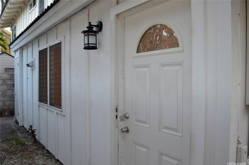b-777 Kalanipuu St, Honolulu, HI, 96825-2418 | Card Image