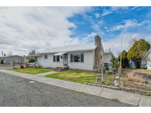 444 N 3rd St, Athena, OR, 97813-2001 | Card Image