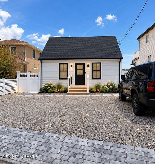 3216 Windsor Ave, Toms River, NJ, 08753-4854 | Card Image