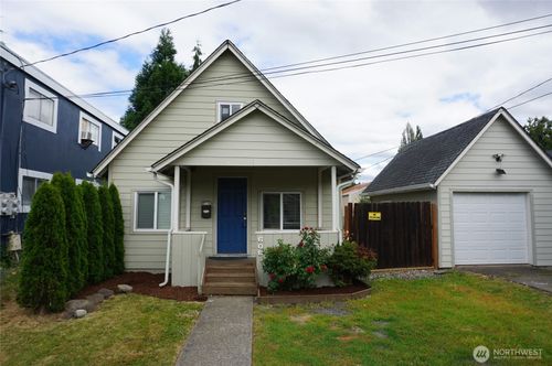 608 S 6th Ave, Kelso, WA, 98626-2524 | Card Image