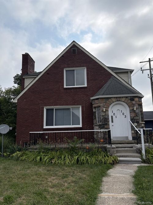 103 S Jessie St, Pontiac, MI, 48342-2865 | Card Image