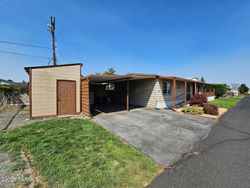 55 W Washington Ave, Yakima, WA, 98903-1548 | Card Image