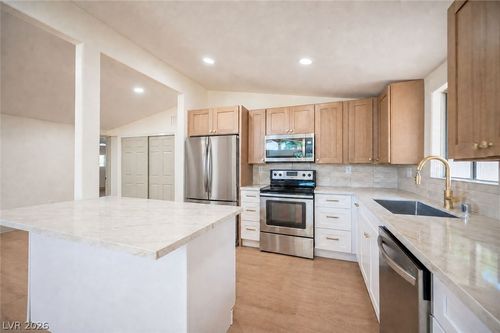 5317 Evergreen Ave, Las Vegas, NV, 89107-3815 | Card Image