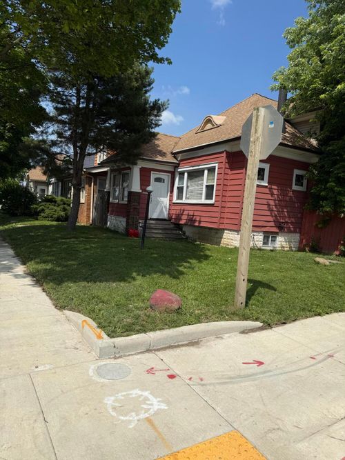 4102 N 7th St, Milwaukee, WI, 53209-7002 | Card Image