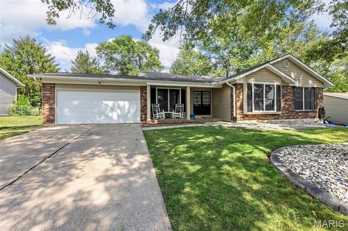 10 Weatherby Dr, Saint Peters, MO, 63376-3242 | Card Image