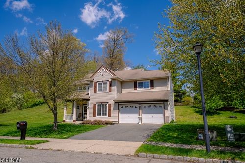 92 Connelly Ave, Budd Lake, NJ, 07828-2533 | Card Image