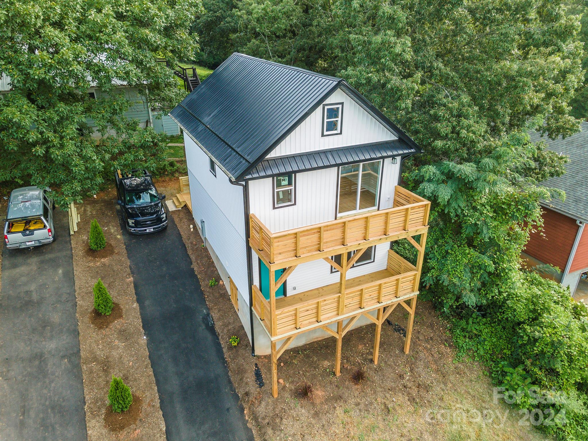 Alta Ave, Asheville, NC 28803