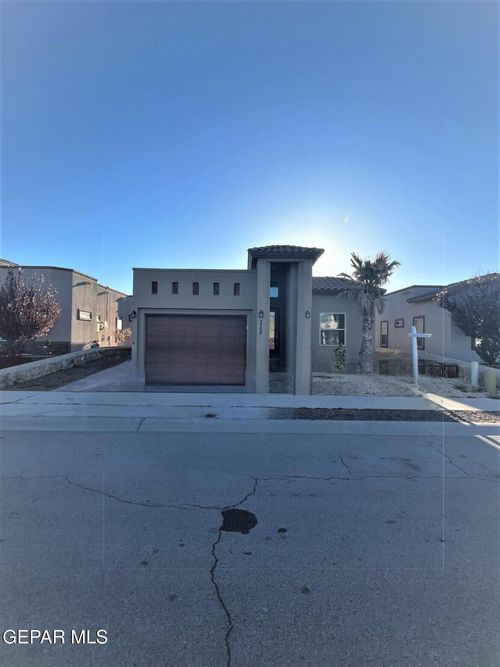 3720 Loma Jacinto Dr, El Paso, TX, 79938-1233 | Card Image