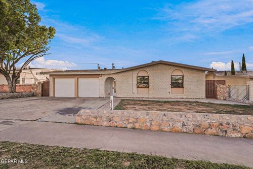 2125 Octubre Dr, El Paso, TX, 79935-2616 | Card Image