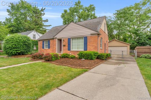 1717 Penistone St, Birmingham, MI, 48009-7215 | Card Image