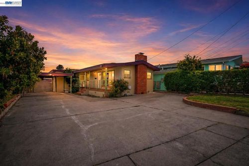 935 2nd Ave, Pinole, CA, 94564 | Card Image