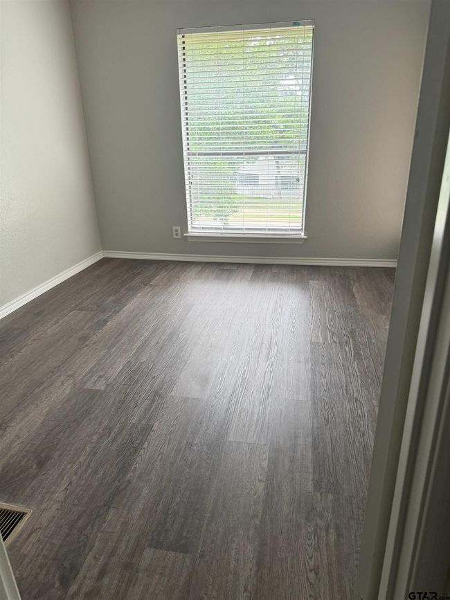 5907 Hollytree Dr, Townhouse with 2 bedrooms, 2 bathrooms and null parking in Tyler TX | Image 23