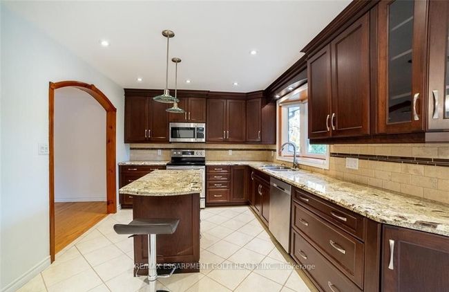 125 Lakeside Dr, House other with 4 bedrooms, 2 bathrooms and 4 parking in Grimsby ON | Image 8