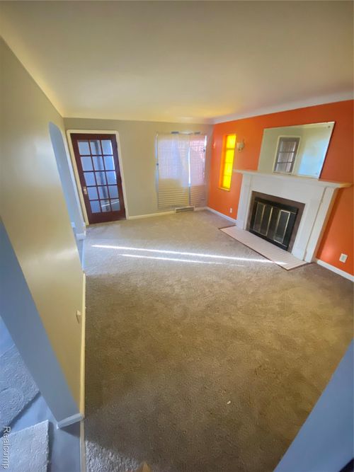 17184 Dresden St, Detroit, MI, 48205-3134 | Card Image