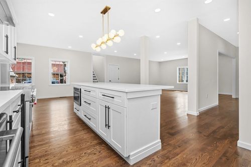 11 Kernwood Ave, Beverly, MA, 01915 | Card Image